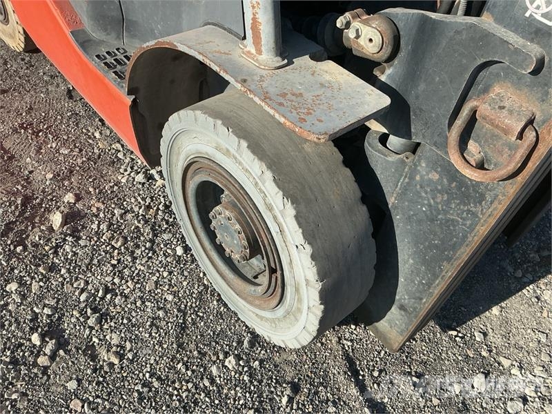 Toyota 8FGU25 3750 lb Pneumatic Tire Forklift Šakiniai krautuvai - Kita