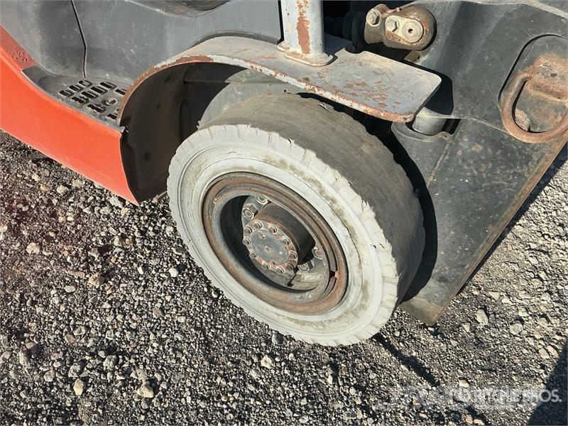 Toyota 8FGU25 3750 lb Pneumatic Tire Forklift Šakiniai krautuvai - Kita