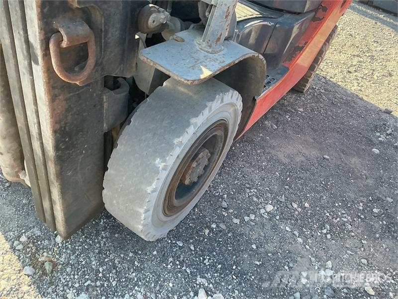 Toyota 8FGU25 3750 lb Pneumatic Tire Forklift Šakiniai krautuvai - Kita