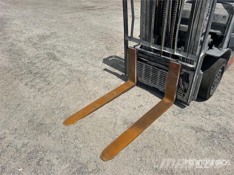 Toyota 8FGU25 4500 lb Pneumatic Tire Forklift Heftrucks overige