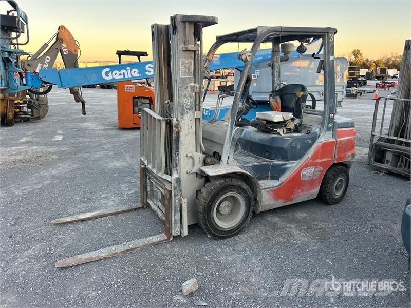 Toyota 8FGU25 4500 lb Forklift (Inoperable) Andere Gabelstapler