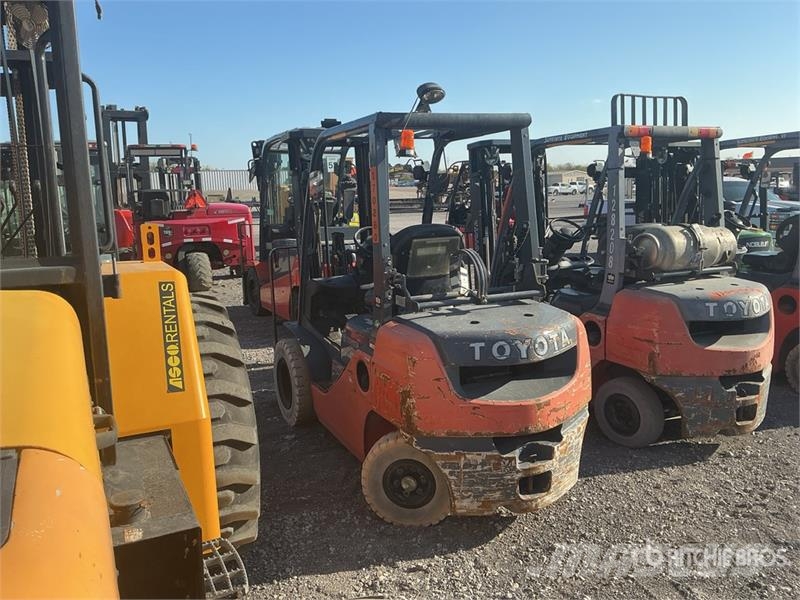 Toyota 8FGU25 4500 lb Pneumatic Tire Forklift Heftrucks overige
