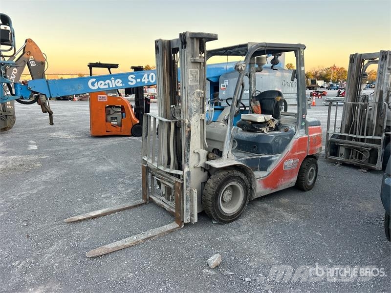 Toyota 8FGU25 4500 lb Forklift (Inoperable) Andere Gabelstapler