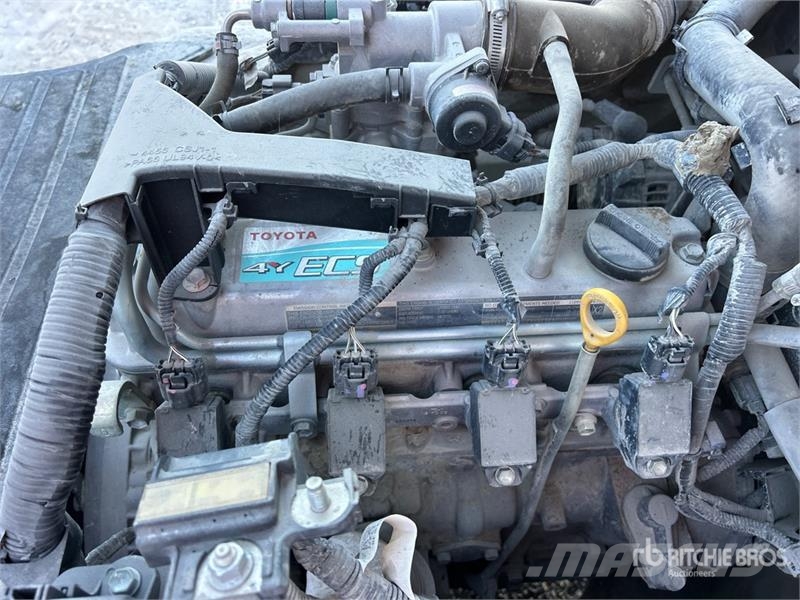 Toyota 8FGU25 4500 lb Forklift (Inoperable) Andere Gabelstapler