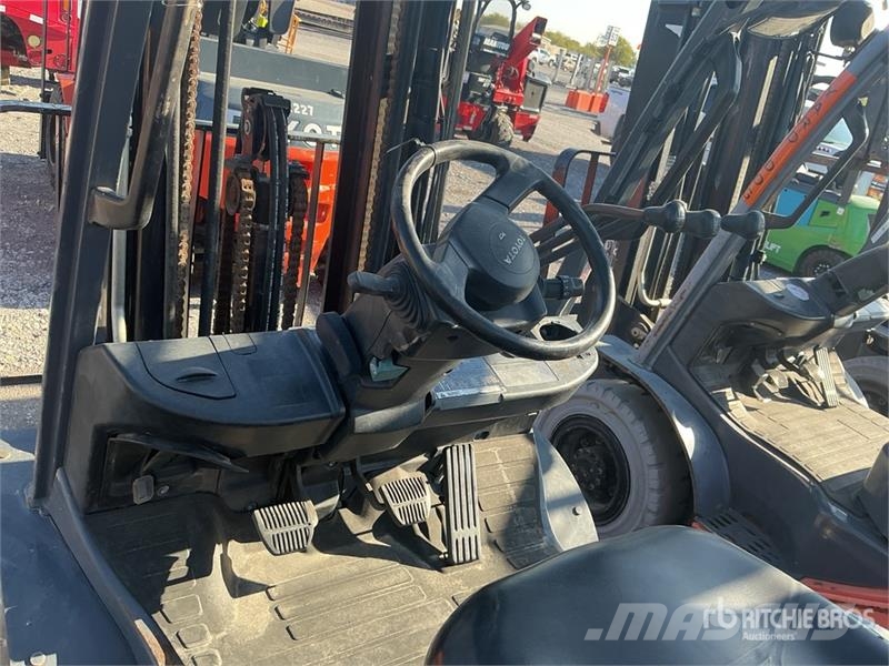Toyota 8FGU25 4500 lb Pneumatic Tire Forklift Heftrucks overige