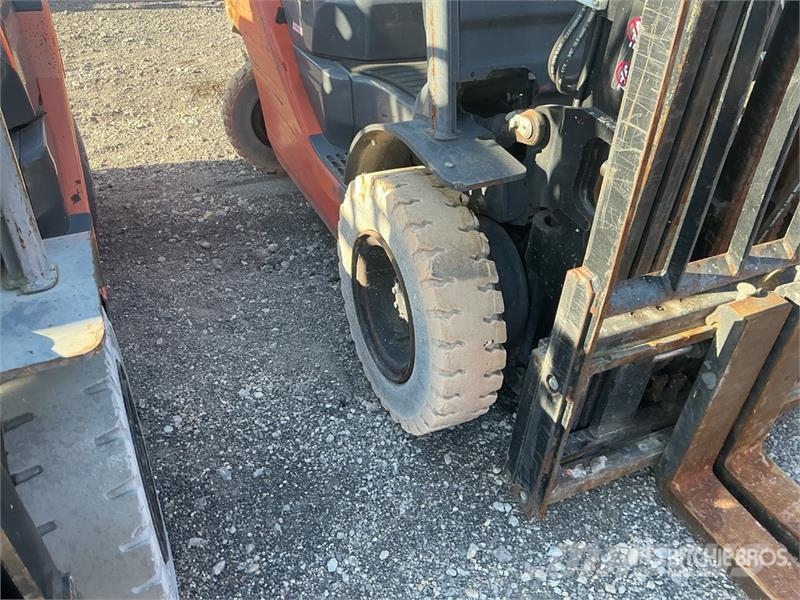 Toyota 8FGU25 4500 lb Pneumatic Tire Forklift Heftrucks overige