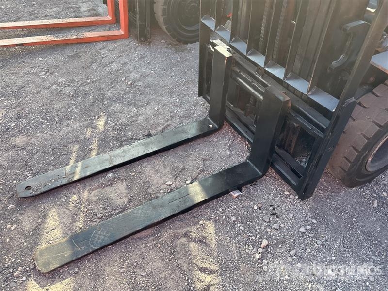 Toyota 8FGU25 4500 lb Pneumatic Tire Forklift Інше