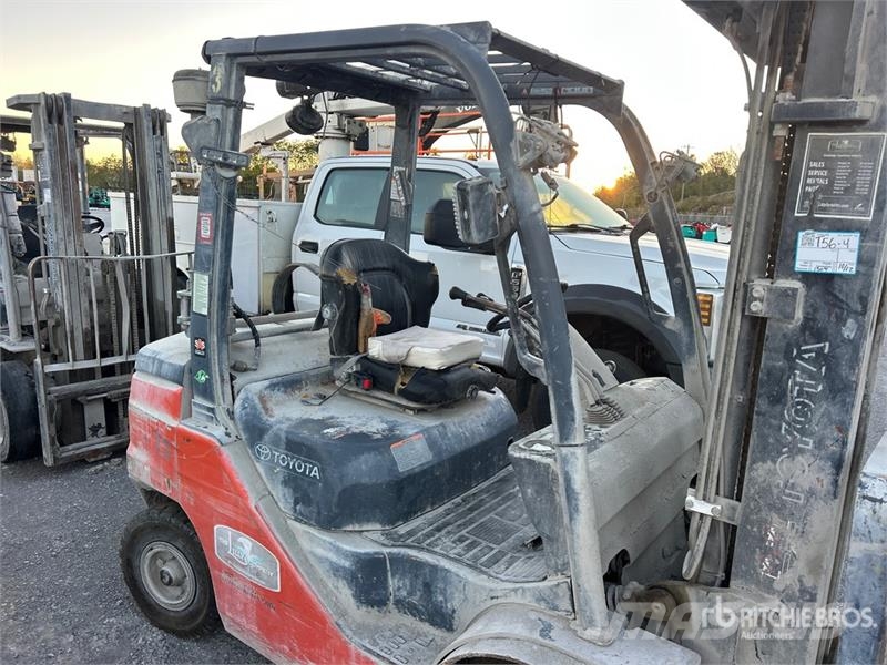 Toyota 8FGU25 4500 lb Forklift (Inoperable) Andere Gabelstapler