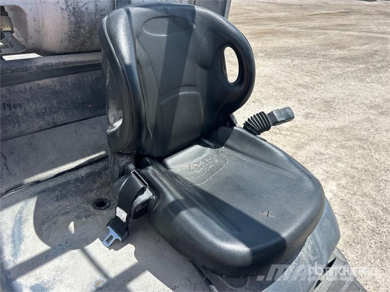 Toyota 8FGU25 4500 lb Pneumatic Tire Forklift Heftrucks overige