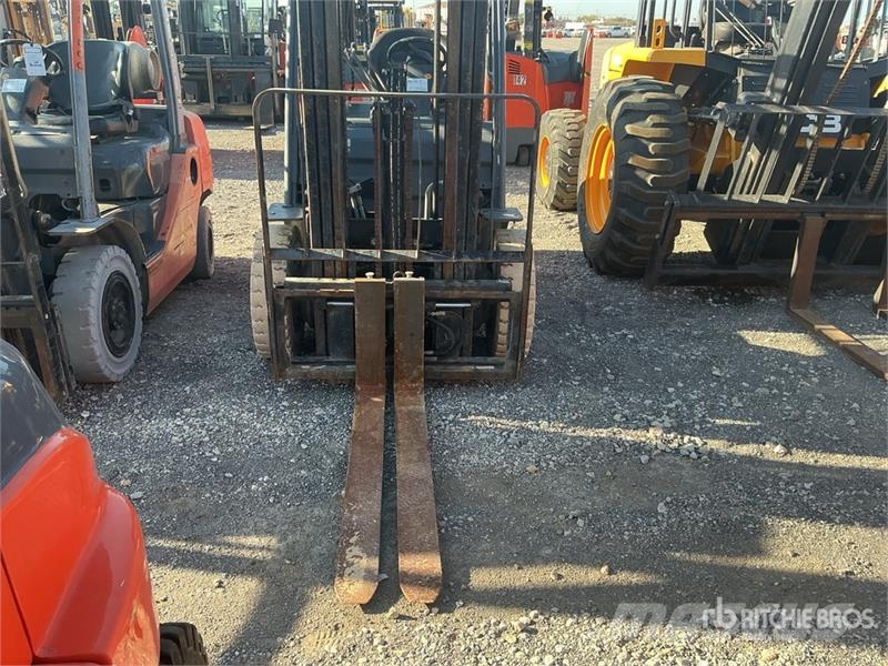 Toyota 8FGU25 4500 lb Pneumatic Tire Forklift Heftrucks overige