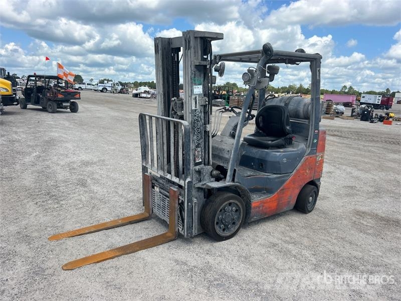 Toyota 8FGU25 4500 lb Pneumatic Tire Forklift Heftrucks overige