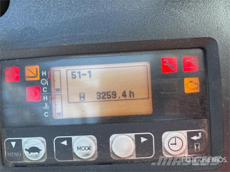 Toyota 8FGU25 4500 lb Pneumatic Tire Forklift Інше