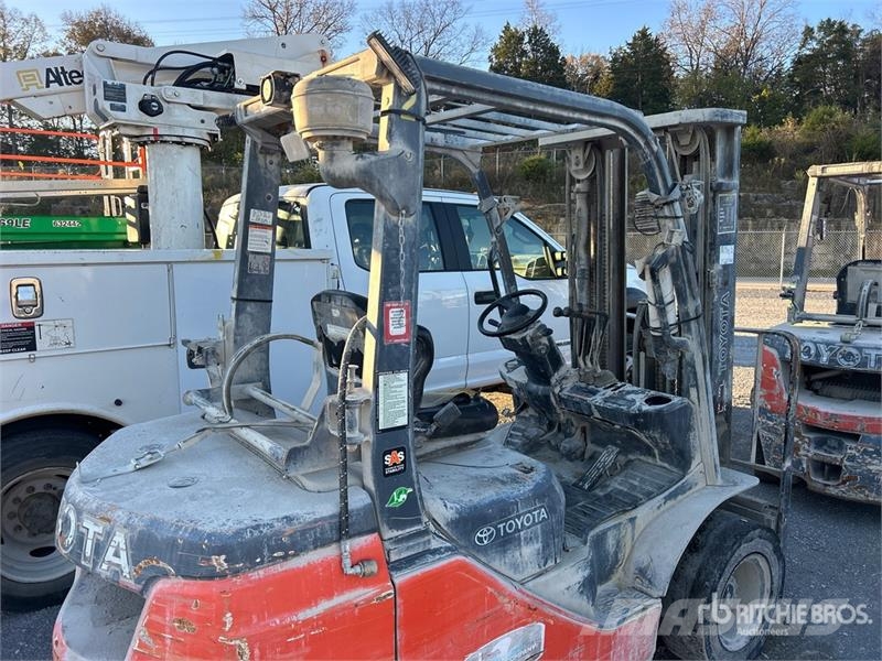 Toyota 8FGU25 4500 lb Forklift (Inoperable) Andere Gabelstapler