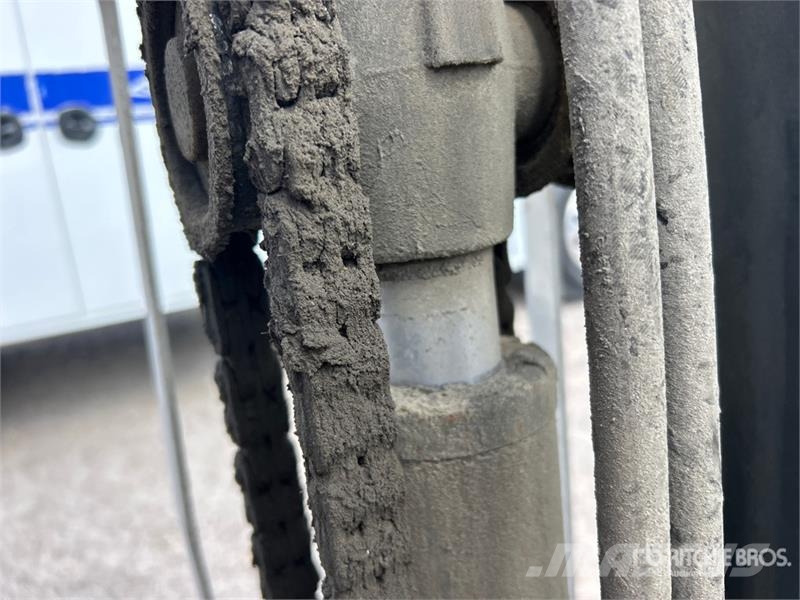 Toyota 8FGU25 4500 lb Pneumatic Tire Forklift (Inoperable Forklift trucks - others
