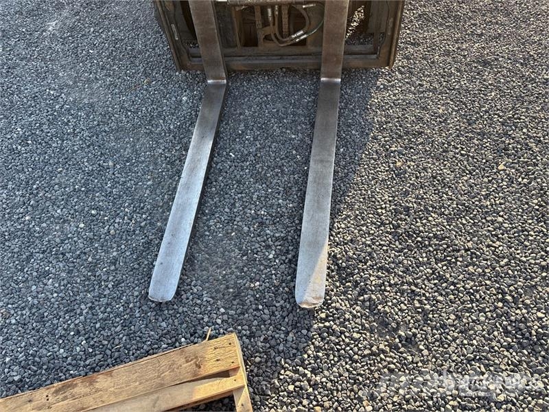 Toyota 8FGU25 4500 lb Forklift Autokrāvēji - citi