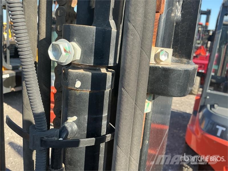 Toyota 8FGU25 4500 lb Pneumatic Tire Forklift Heftrucks overige