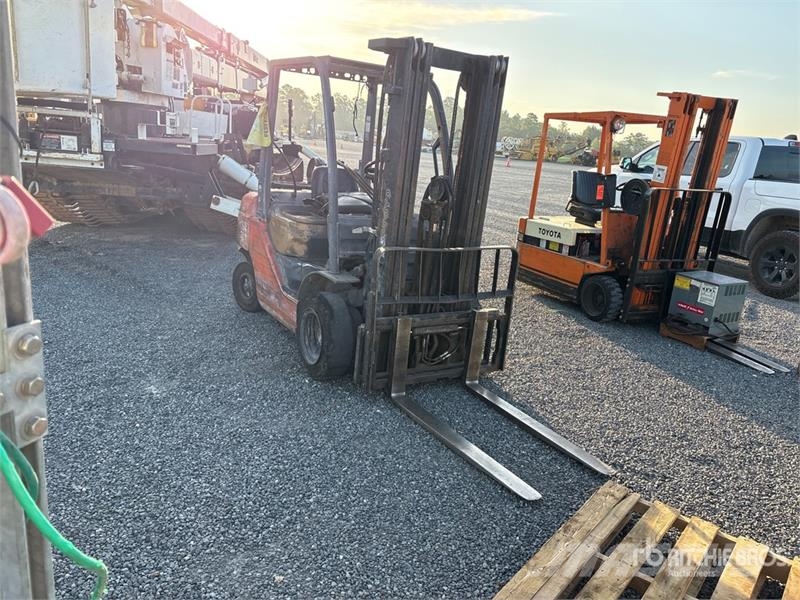 Toyota 8FGU25 4500 lb Forklift Autokrāvēji - citi