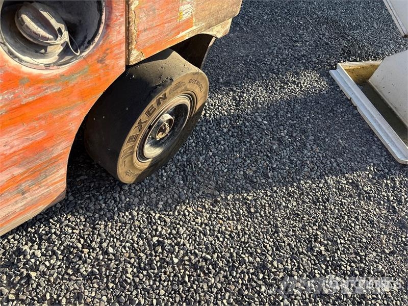 Toyota 8FGU25 4500 lb Forklift Autokrāvēji - citi