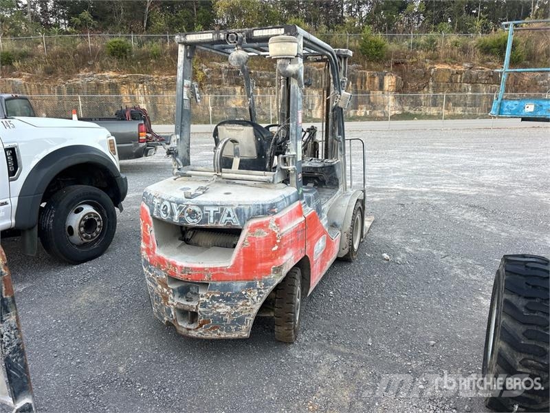 Toyota 8FGU25 4500 lb Forklift (Inoperable) Andere Gabelstapler