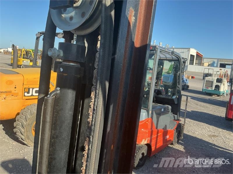 Toyota 8FGU25 4500 lb Pneumatic Tire Forklift Heftrucks overige