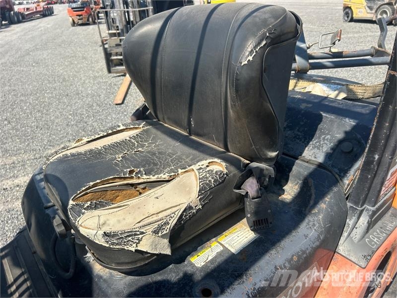 Toyota 8FGU25 4800 lb Pneumatic Tire Forklift Gaffeltrucker - Annet