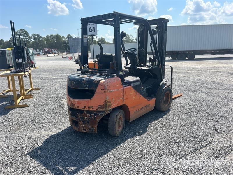 Toyota 8FGU25 4800 lb Pneumatic Tire Forklift Gaffeltrucker - Annet