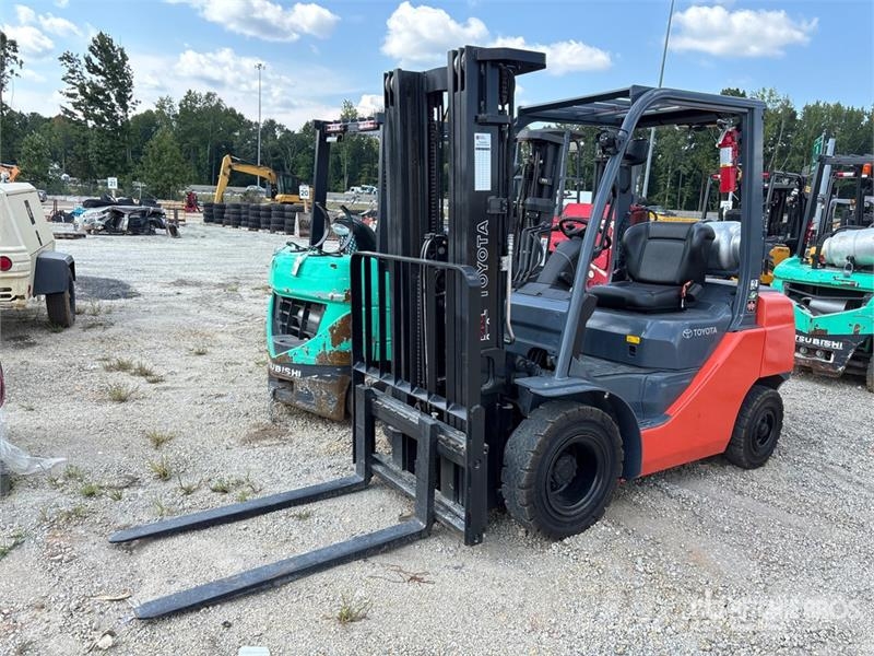 Toyota 8FGU25 Forklift Kahveltõstukid - muud
