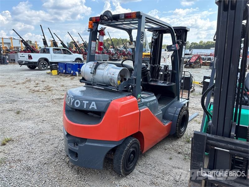 Toyota 8FGU25 Forklift Kahveltõstukid - muud