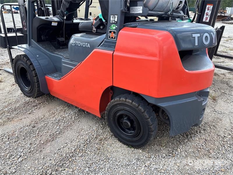 Toyota 8FGU25 Forklift Kahveltõstukid - muud