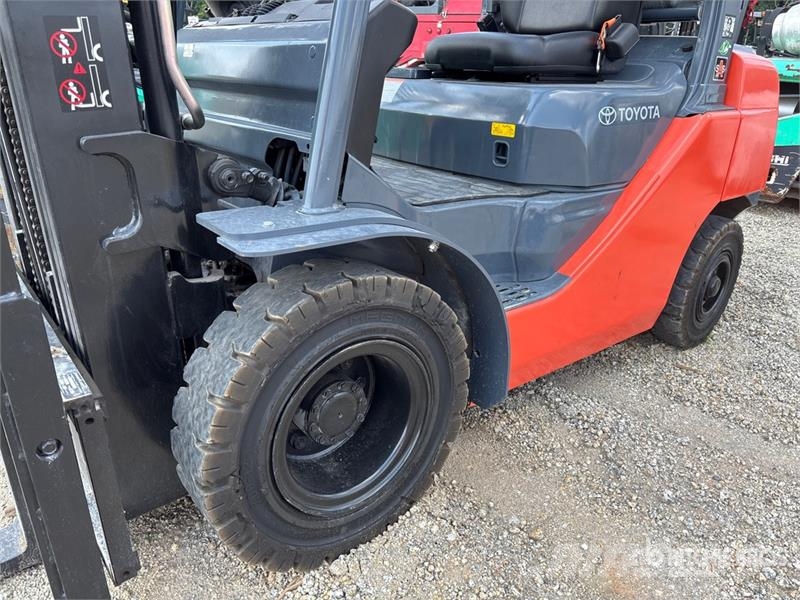 Toyota 8FGU25 Forklift Kahveltõstukid - muud