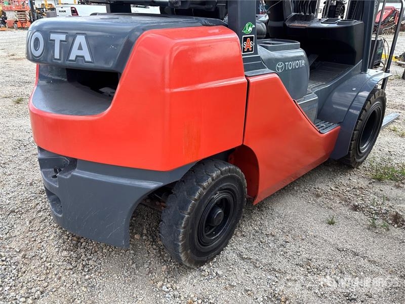 Toyota 8FGU25 Forklift Kahveltõstukid - muud