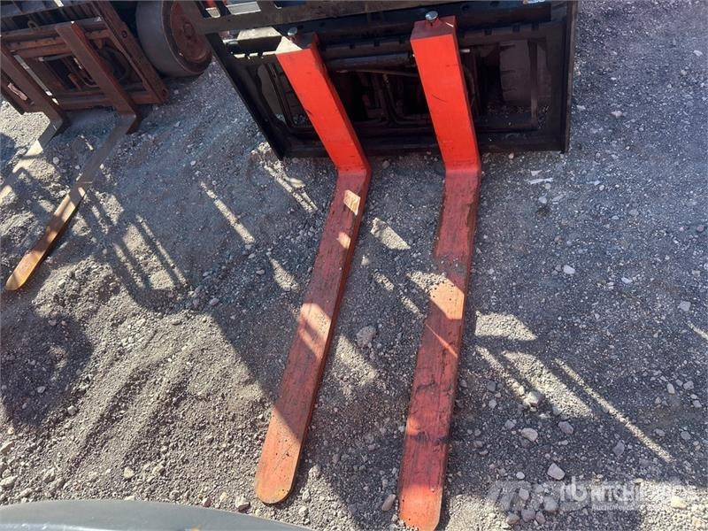 Toyota 8FGU30 5620 lb Pneumatic Tire Forklift Інше
