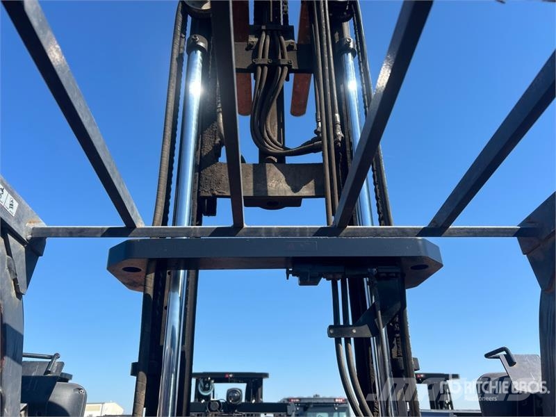 Toyota 8FGU30 5620 lb Pneumatic Tire Forklift Інше