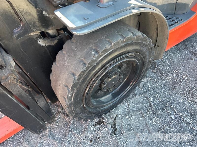 Toyota 8FGU30 5620 lb Pneumatic Tire Forklift شاحنات ذات رافعات شوكية - أخرى
