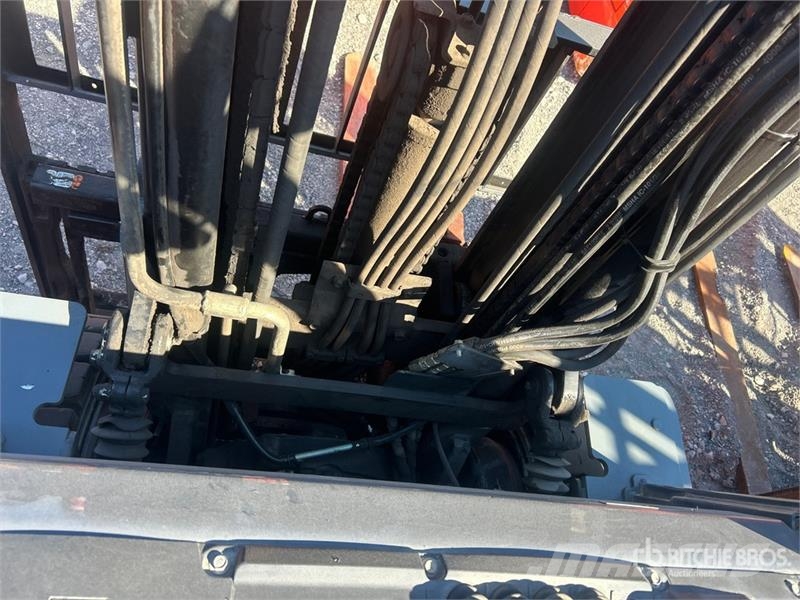 Toyota 8FGU30 5620 lb Pneumatic Tire Forklift Інше