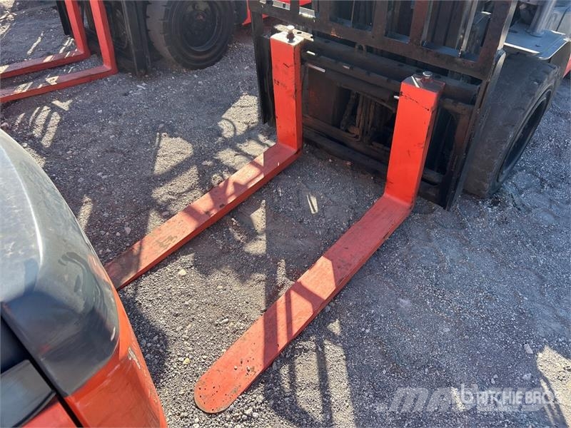 Toyota 8FGU30 5620 lb Pneumatic Tire Forklift شاحنات ذات رافعات شوكية - أخرى
