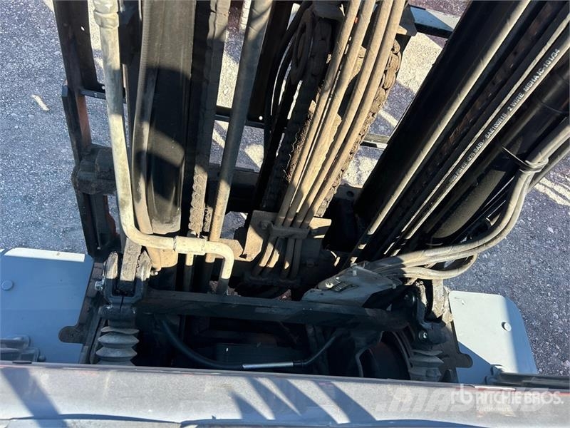 Toyota 8FGU30 5620 lb Pneumatic Tire Forklift شاحنات ذات رافعات شوكية - أخرى