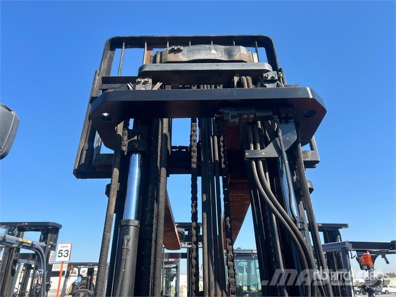 Toyota 8FGU30 5620 lb Pneumatic Tire Forklift Інше
