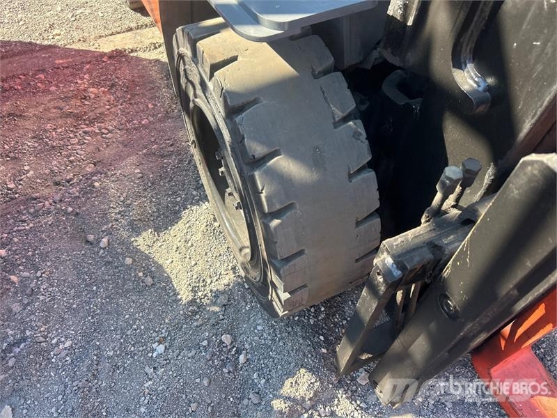 Toyota 8FGU30 5620 lb Pneumatic Tire Forklift Інше