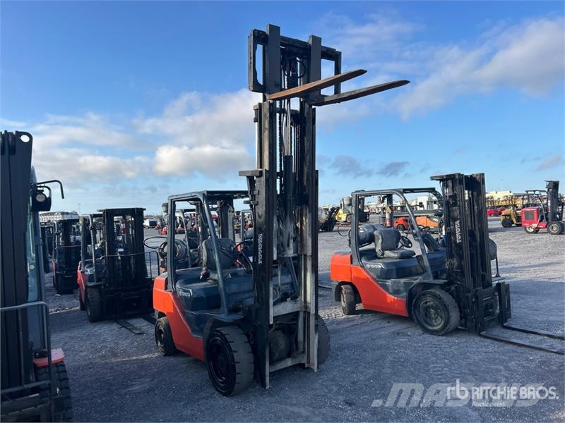 Toyota 8FGU30 Pneumatic Tire Forklift Інше