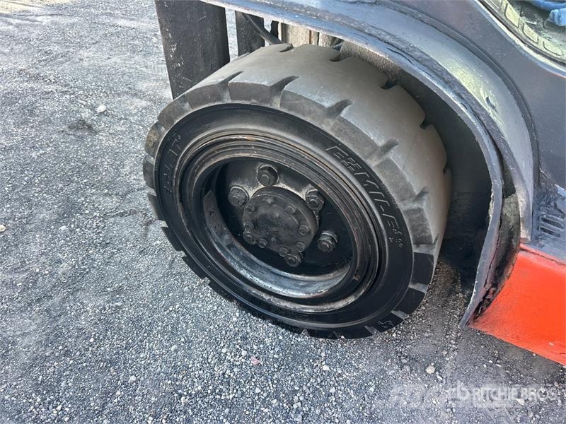 Toyota 8FGU30 Pneumatic Tire Forklift Інше