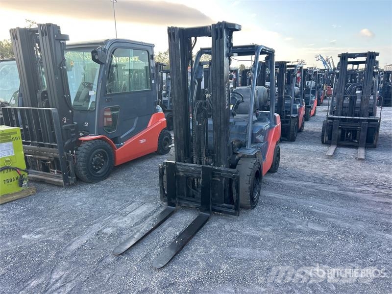 Toyota 8FGU30 Pneumatic Tire Forklift Інше
