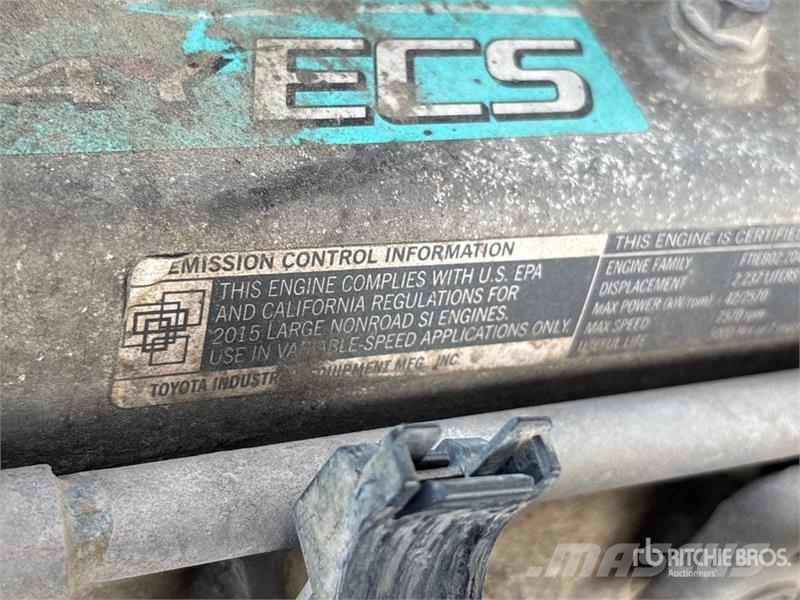 Toyota 8FGU32 4550 lb Pneumatic Tire Forklift (Inoperable Forklift trucks - others