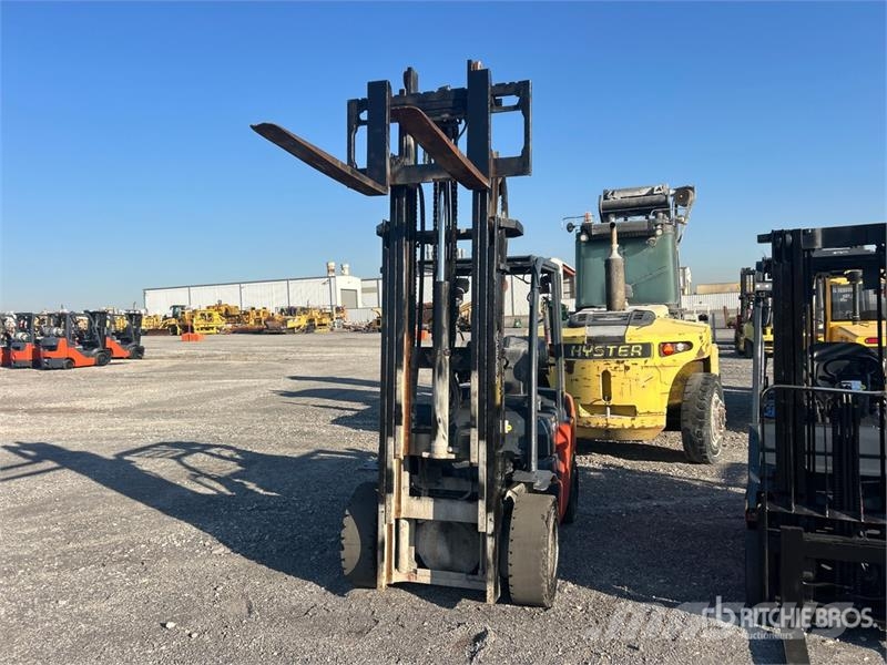 Toyota 8FGU32 6500 lb Pneumatic Tire Forklift شاحنات ذات رافعات شوكية - أخرى