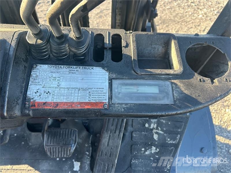 Toyota 8FGU32 6500 lb Pneumatic Tire Forklift شاحنات ذات رافعات شوكية - أخرى
