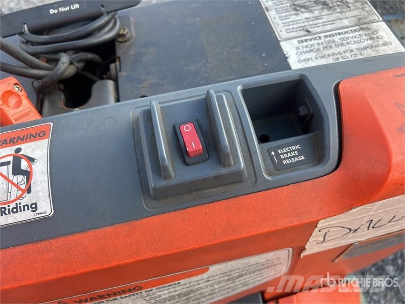 Toyota 8HBW23 Hand pallet truck