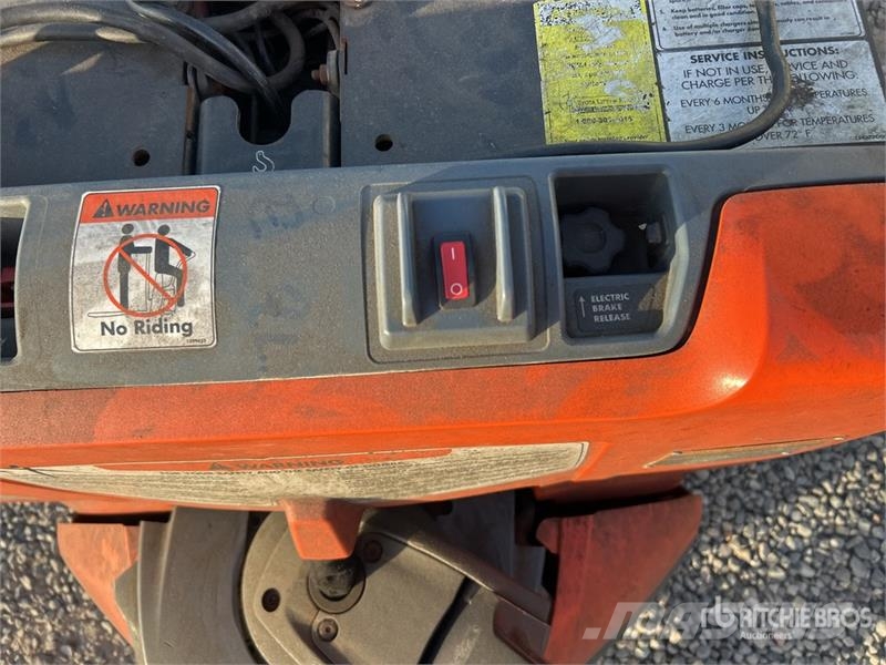 Toyota 8HBW23 Hand pallet truck