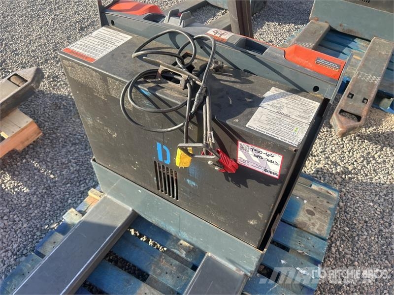 Toyota 8HBW23 Hand pallet truck