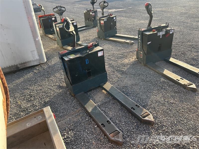 Toyota 8HBW23 Hand pallet truck