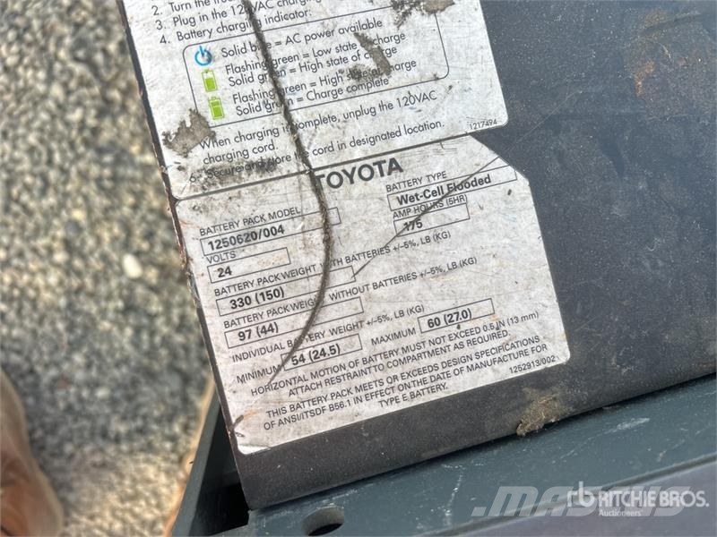 Toyota 8HBW23 شاحنة يدوية بمنصة نقالة